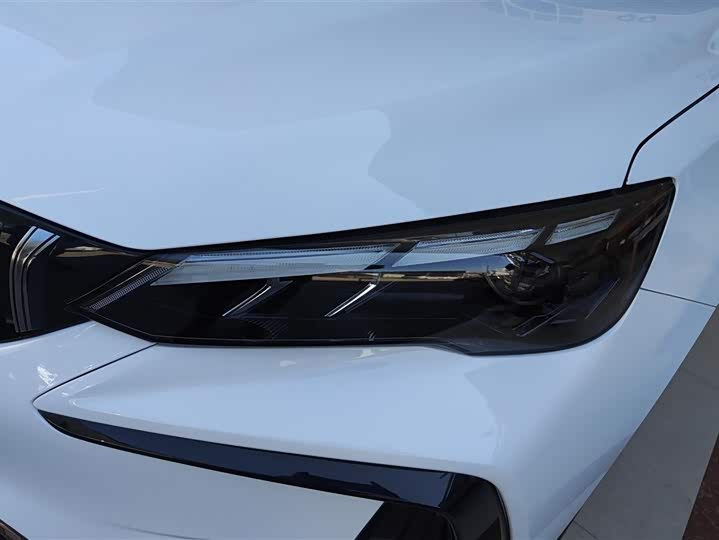 Фото 5 - Geely Binrui