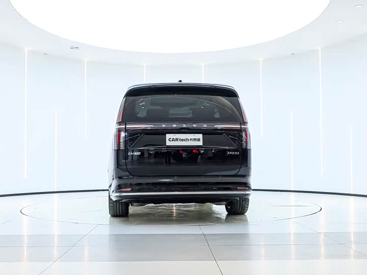 Фото 4 - Volvo EM90