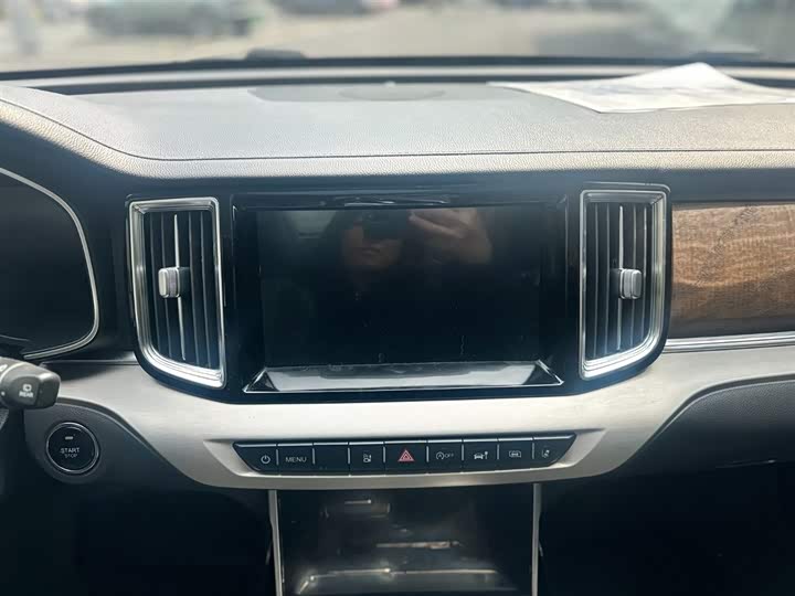 Photo 9 - Hongqi HS7