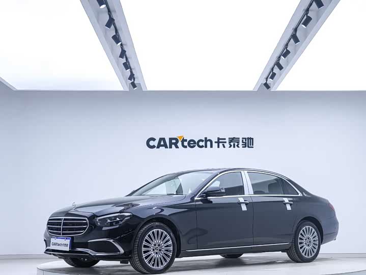 Фото 1 - Mercedes-Benz E-Class