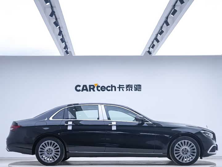 Фото 4 - Mercedes-Benz E-Class