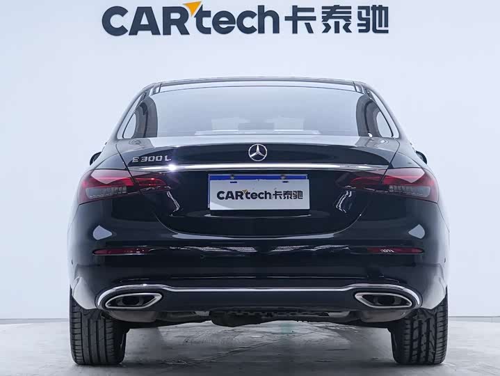 Фото 5 - Mercedes-Benz E-Class