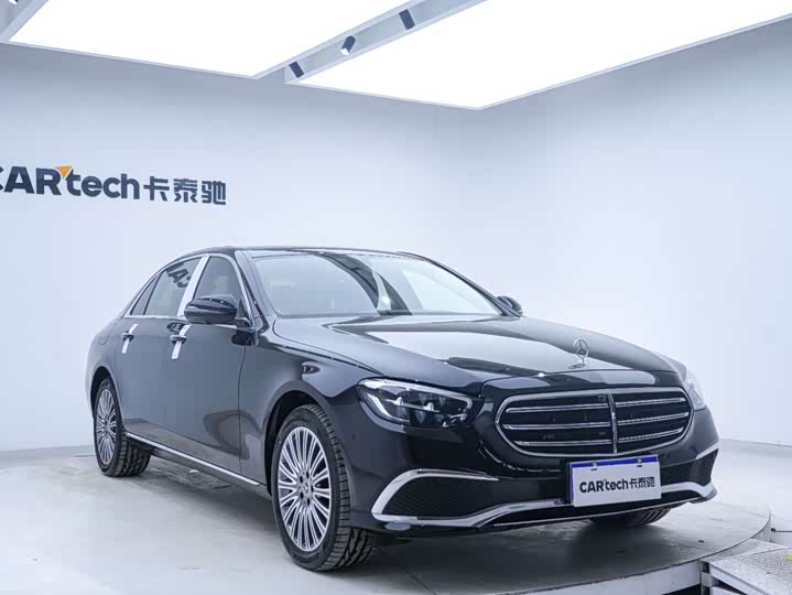 Фото 9 - Mercedes-Benz E-Class