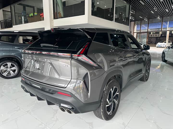 Фото 6 - Geely Atlas