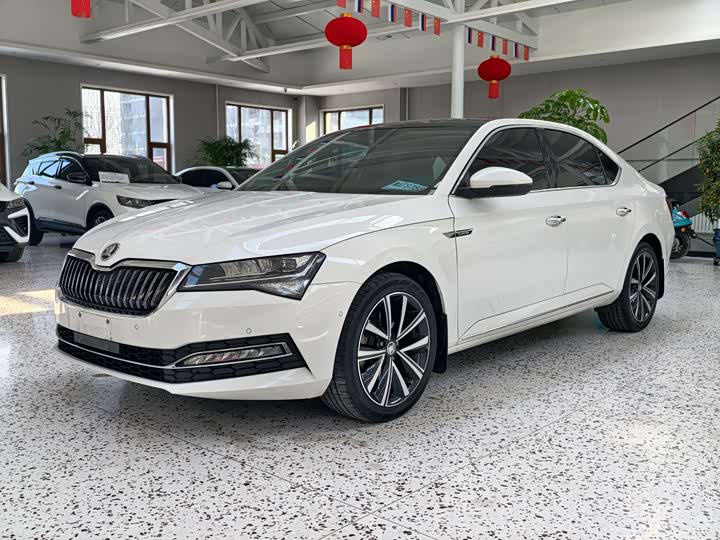 Фото 1 - Skoda Superb