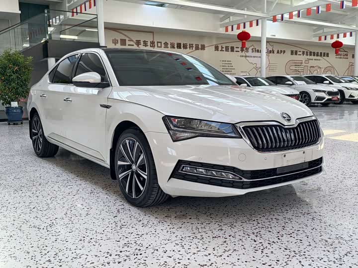 Фото 2 - Skoda Superb