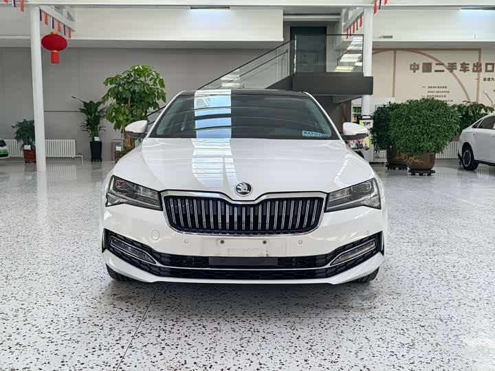 Фото 3 - Skoda Superb
