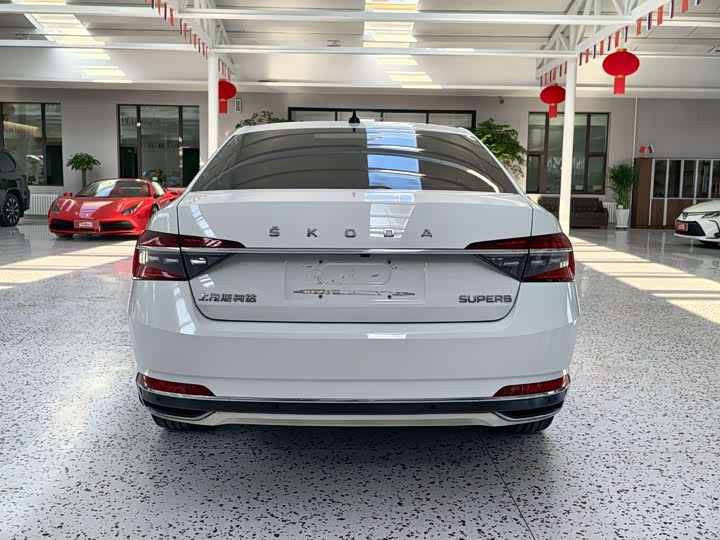 Фото 5 - Skoda Superb