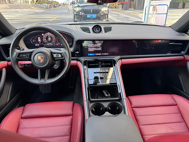 Фото 6 - Porsche Panamera