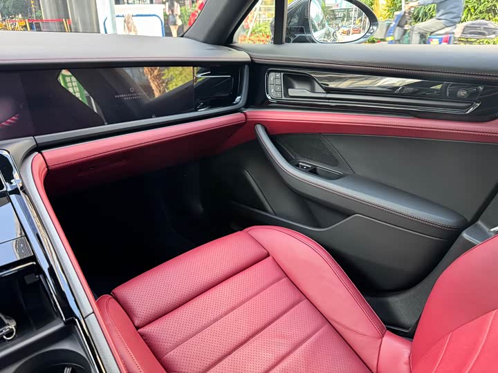 Фото 9 - Porsche Panamera