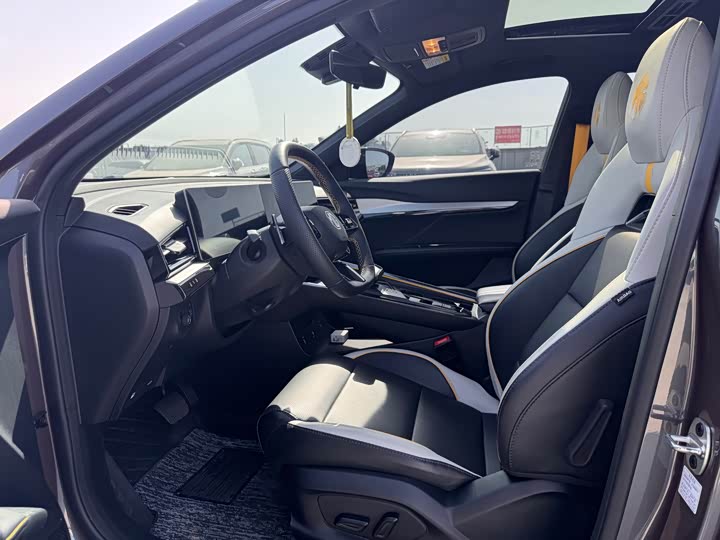 Фото 4 - MG Motor 5 Scorpio