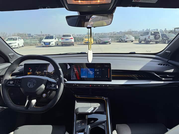 Фото 6 - MG Motor 5 Scorpio