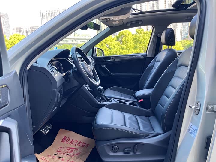 Фото 9 - Volkswagen Tiguan L Pro