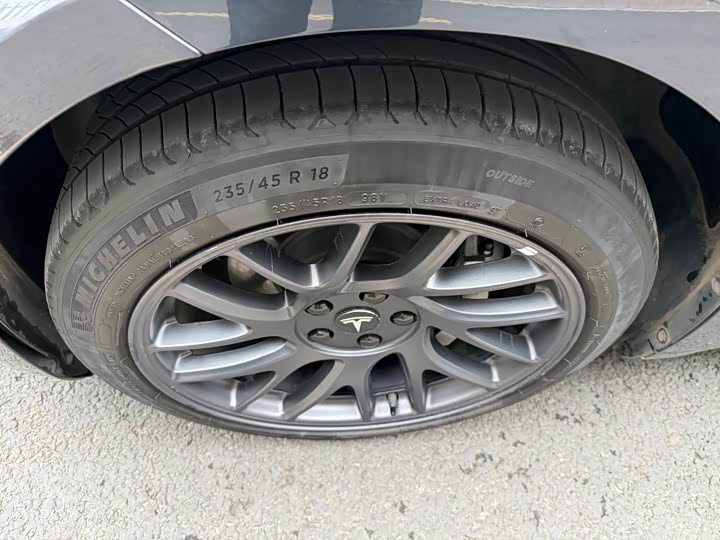 Photo 4 - Tesla Model 3