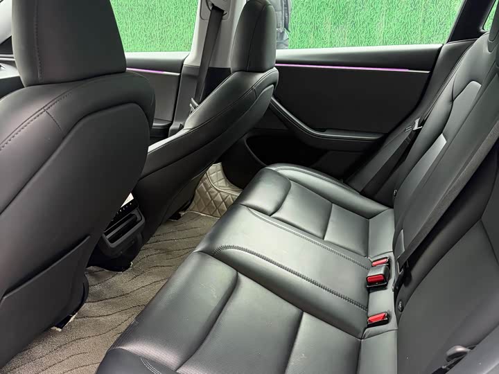 Photo 9 - Tesla Model 3