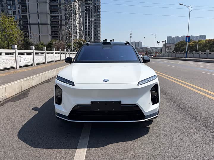 Фото 2 - Nio ES6