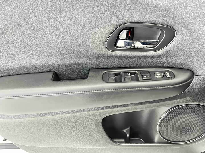 Фото 8 - Honda XR-V