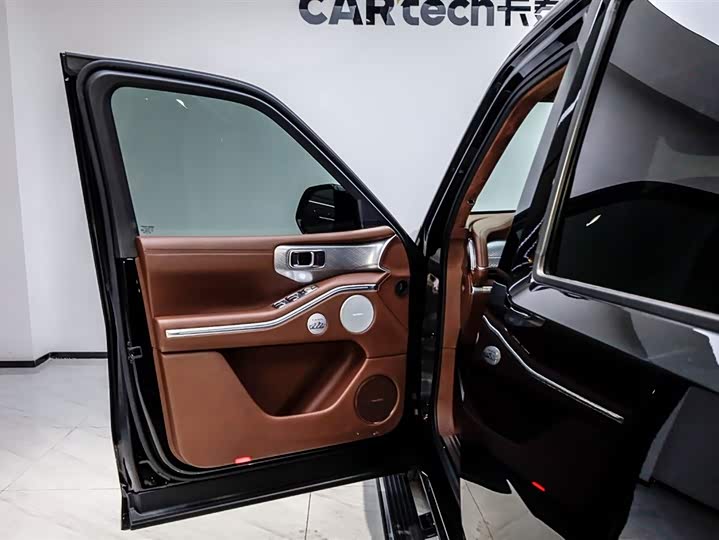 Фото 7 - Tank 700 Hybrid