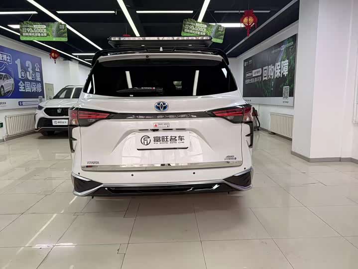 Photo 6 - Toyota Sienna