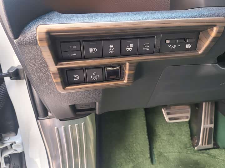 Photo 8 - Toyota Sienna