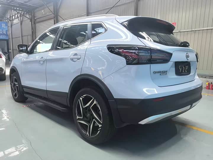 Фото 4 - Nissan Qashqai