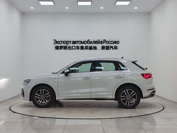 Фото 4 - Audi Q3