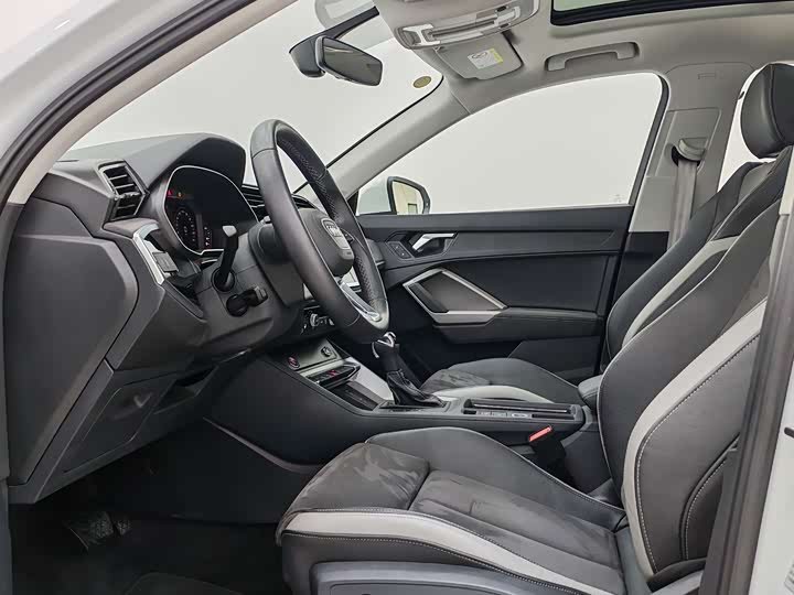 Фото 9 - Audi Q3