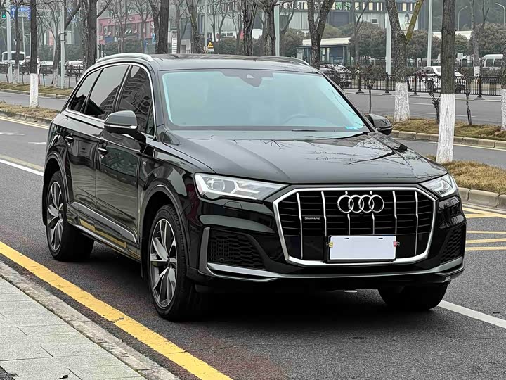 Фото 3 - Audi Q7