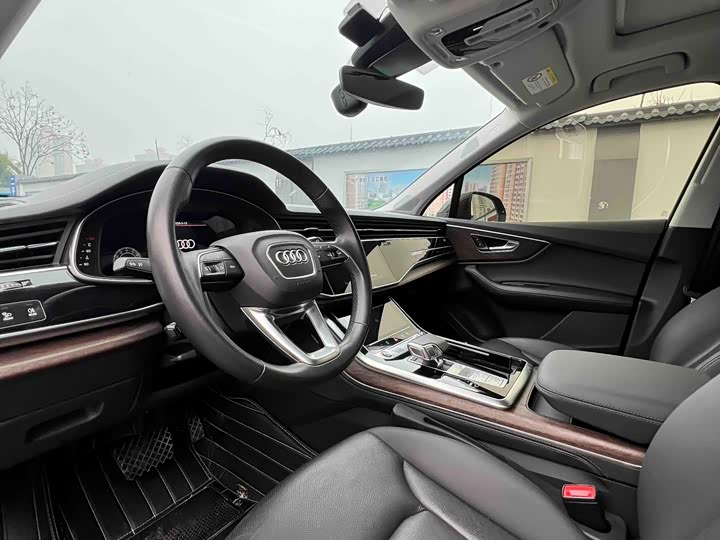 Фото 7 - Audi Q7