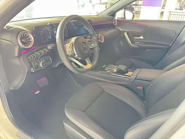 Фото 4 - Mercedes-Benz A-Class