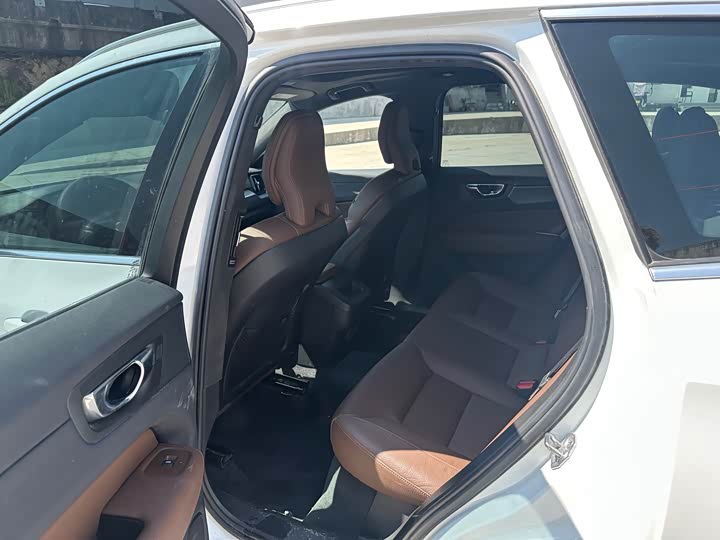 Фото 5 - Volvo XC60