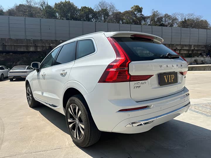 Фото 7 - Volvo XC60