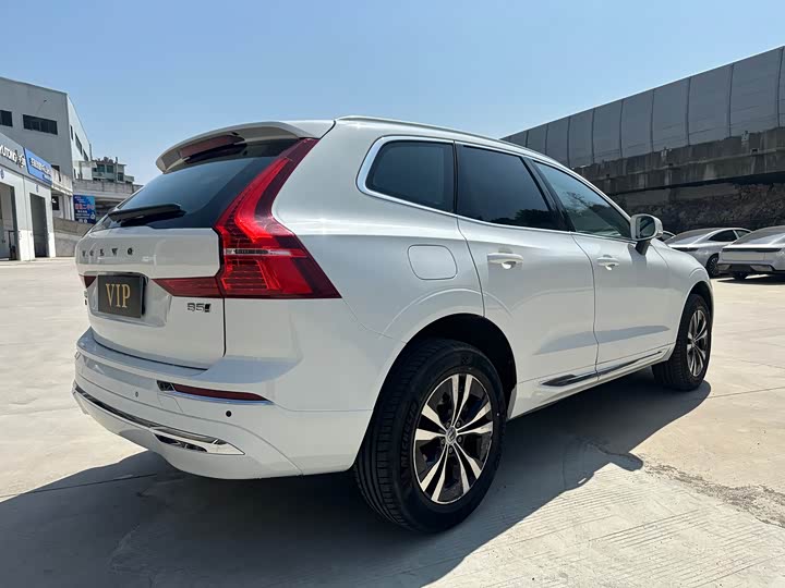 Фото 9 - Volvo XC60