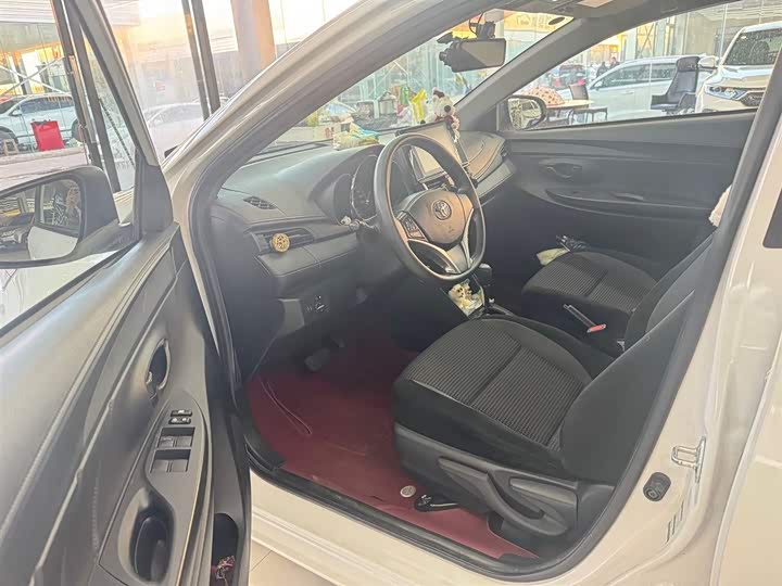 Photo 8 - Toyota Vios FS