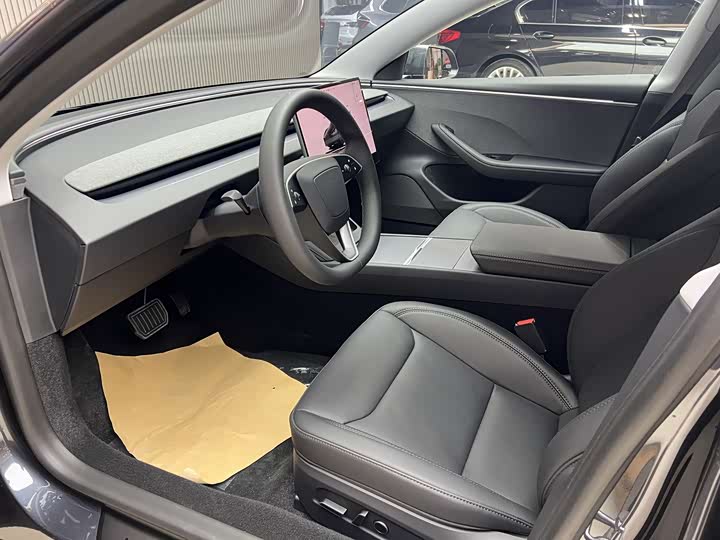 Photo 8 - Tesla Model 3