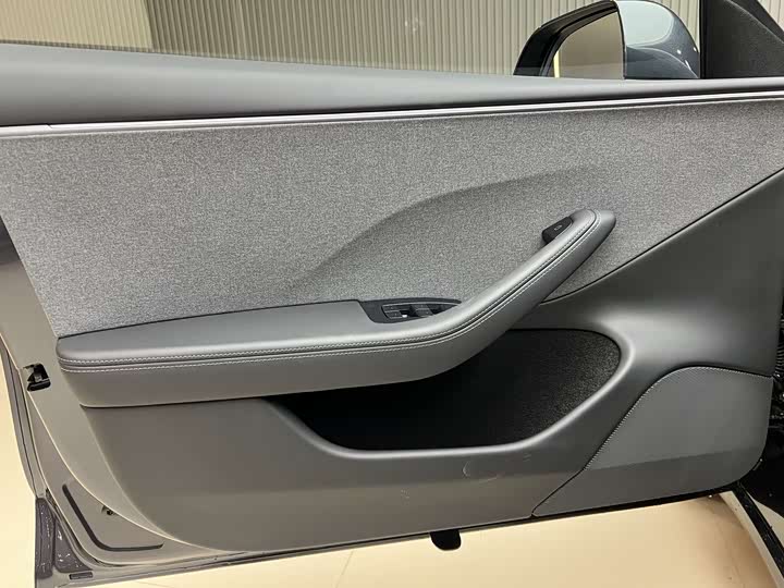 Photo 9 - Tesla Model 3