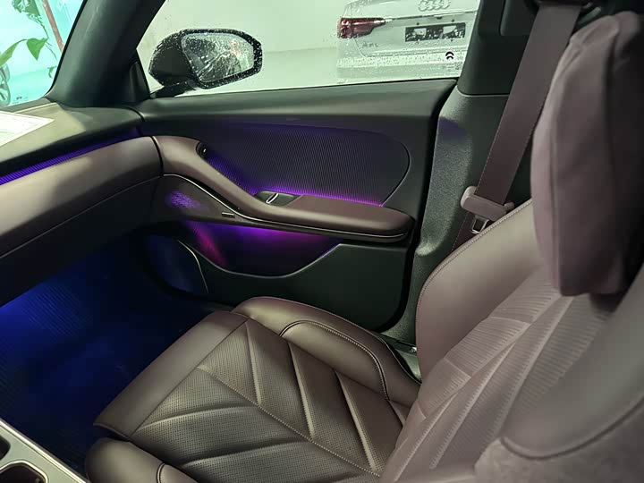 Фото 6 - Nio ET5T