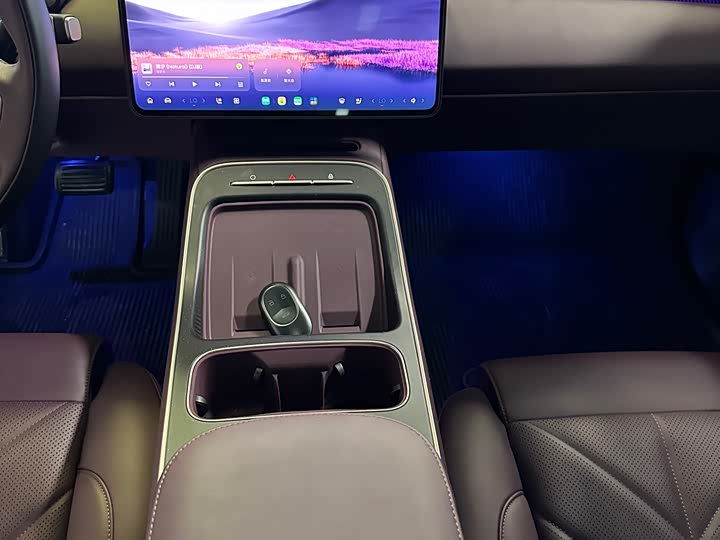 Фото 8 - Nio ET5T