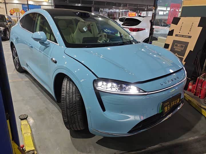 Фото 2 - Luxeed R7