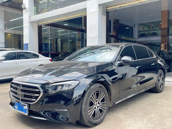 Фото 1 - Mercedes-Benz E-Class