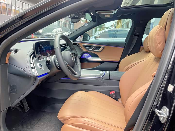 Фото 3 - Mercedes-Benz E-Class