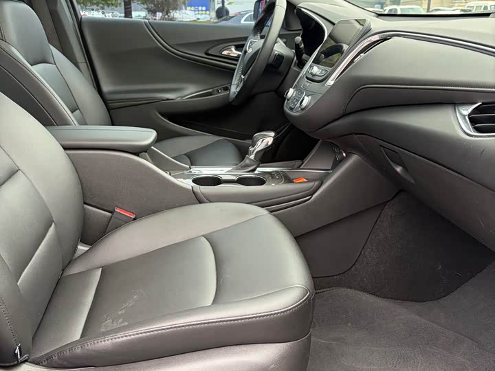 Фото 9 - Chevrolet Malibu XL