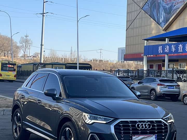 Фото 2 - Audi Q3