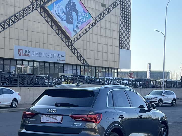 Фото 6 - Audi Q3