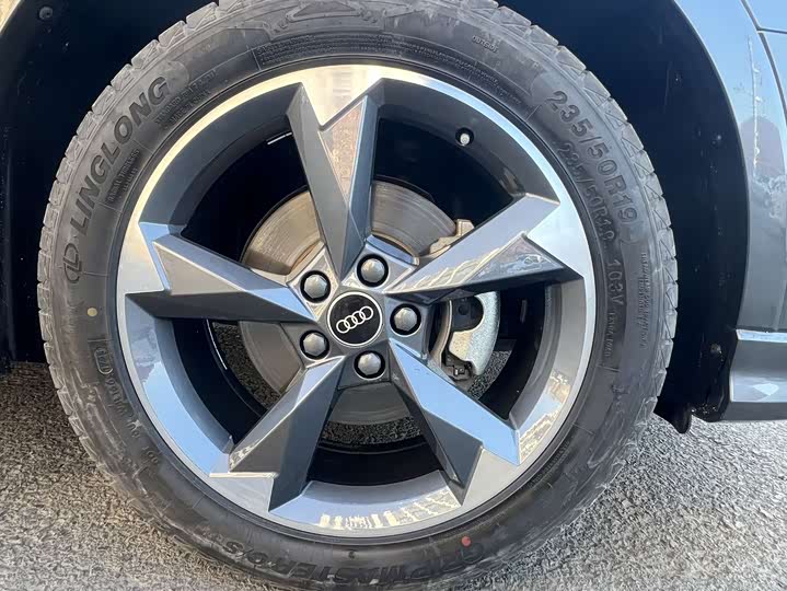 Фото 9 - Audi Q3