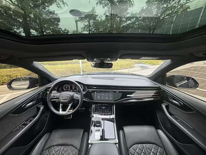 Фото 5 - Audi Q8