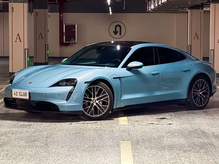 Photo 1 - Porsche Taycan