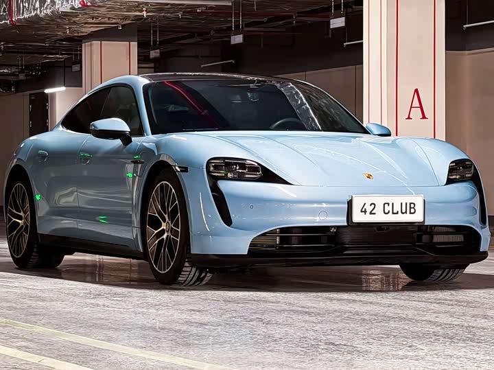 Photo 5 - Porsche Taycan