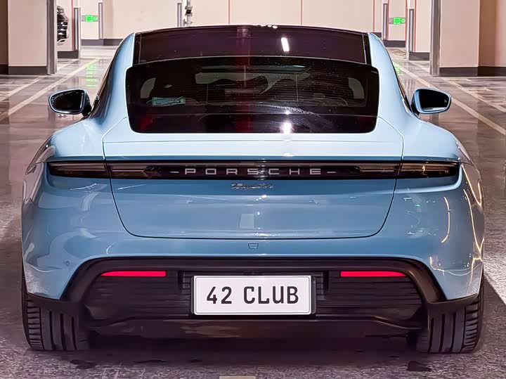 Photo 6 - Porsche Taycan