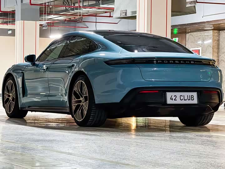 Photo 7 - Porsche Taycan